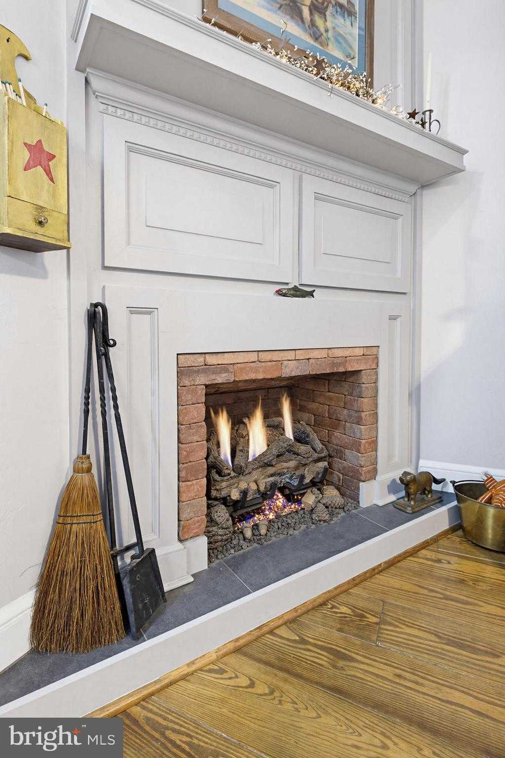 223 Broadway photo 14