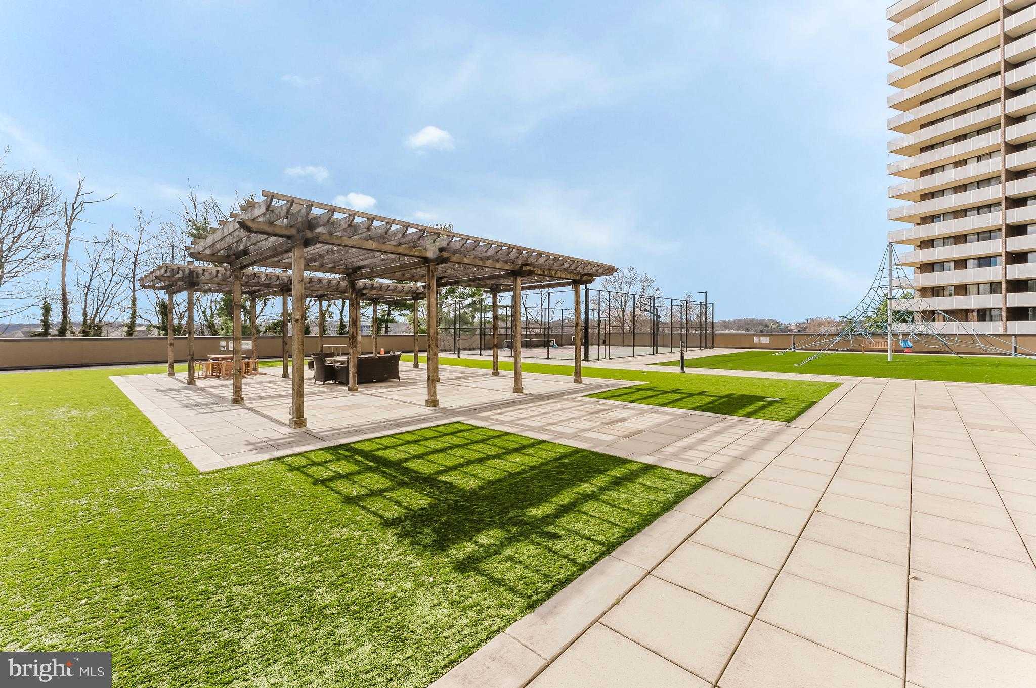 250 S Reynolds St Apt 1410 photo 39