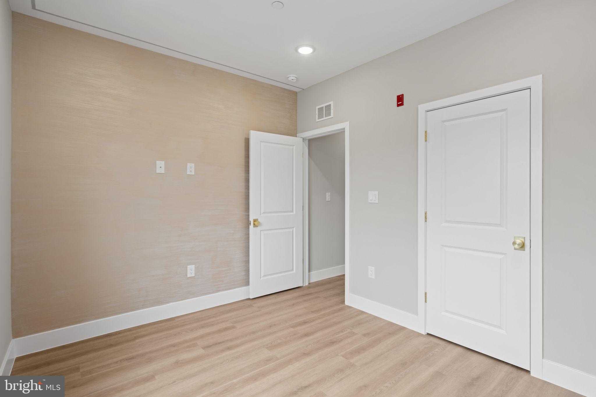 1413 N 8th St photo 17