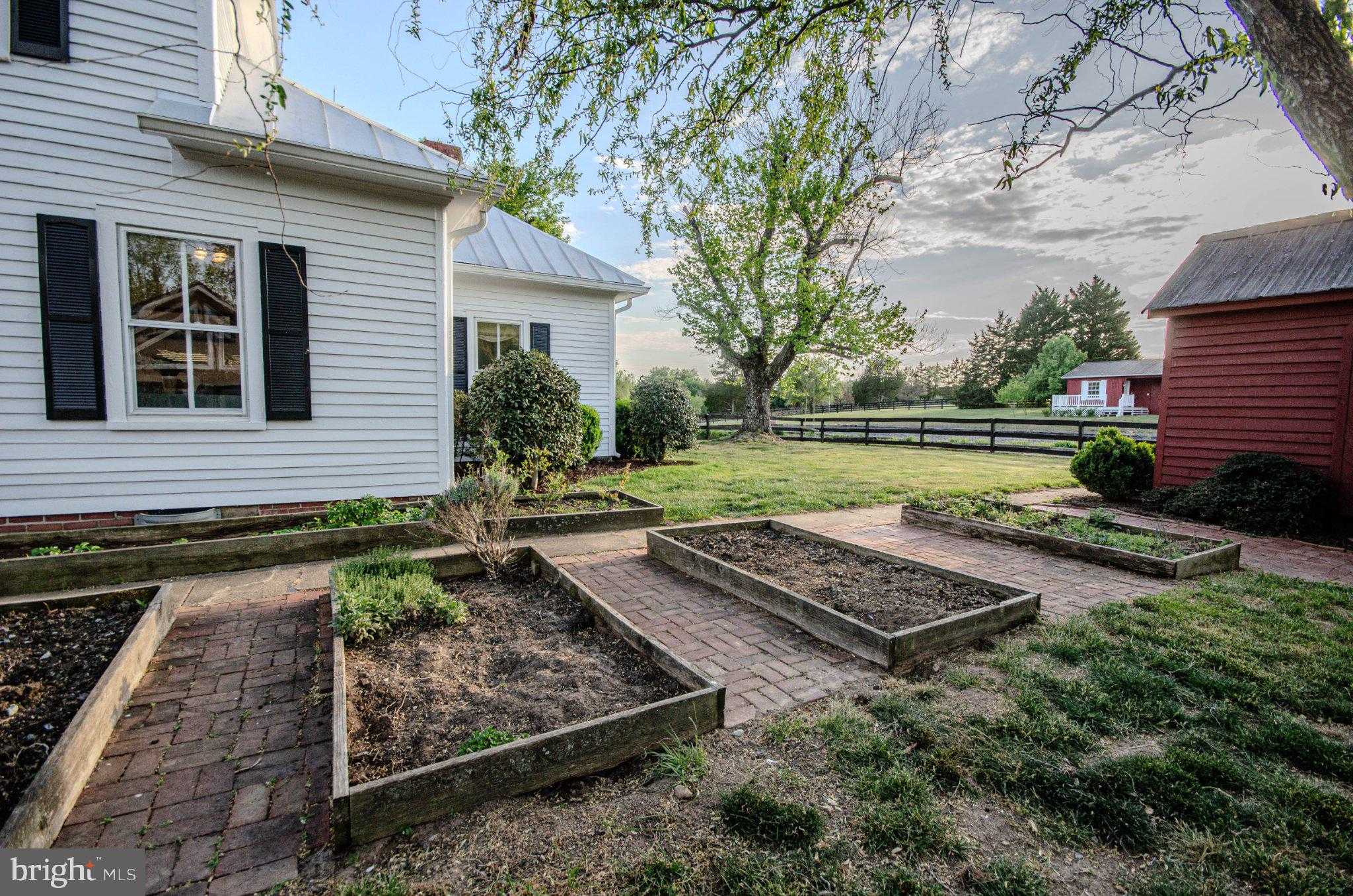 575 Perkins Rd photo 14