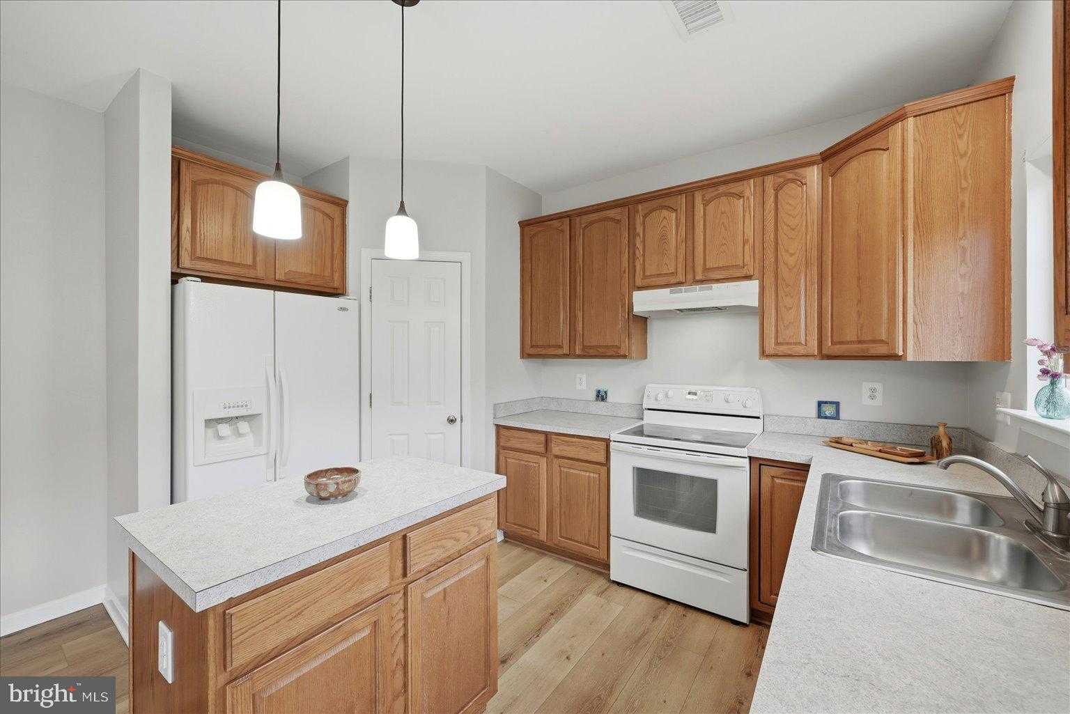 1935 Silver Star Ln photo 6