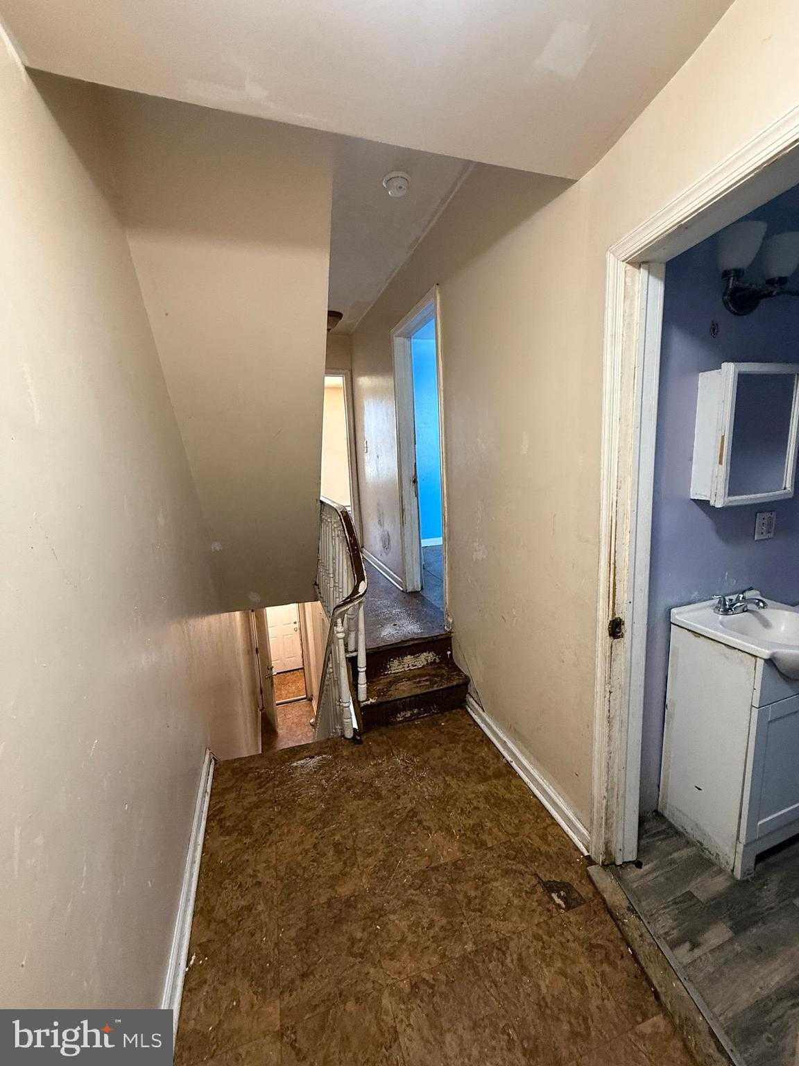 2040 N Lambert St photo 18