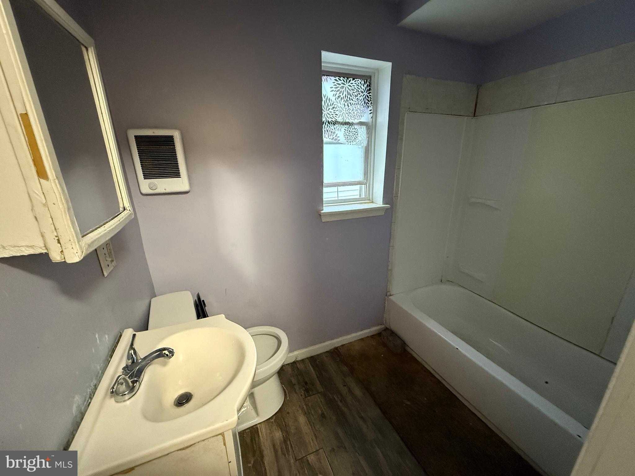 2040 N Lambert St photo 8