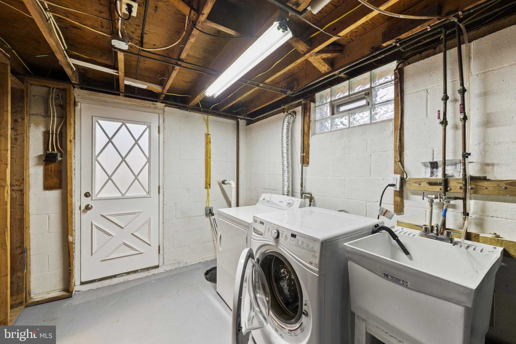 9608 9th Ave photo 22