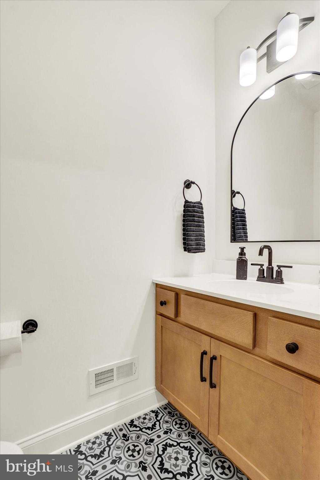 422 Springhouse Ln photo 26