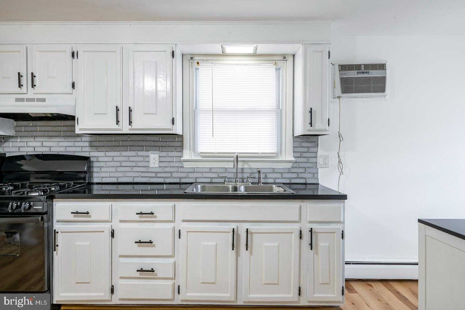 1321 Cotton St photo 11