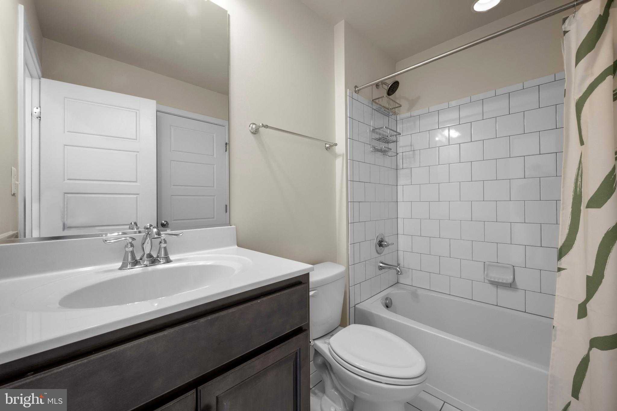 153 Kandinsky Loop photo 37