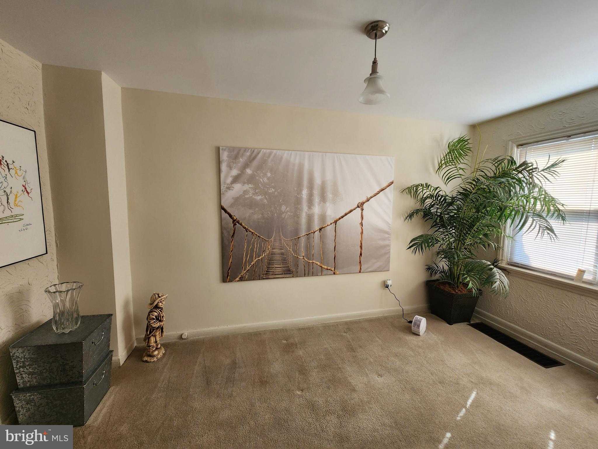 643 Hillview Rd photo 8