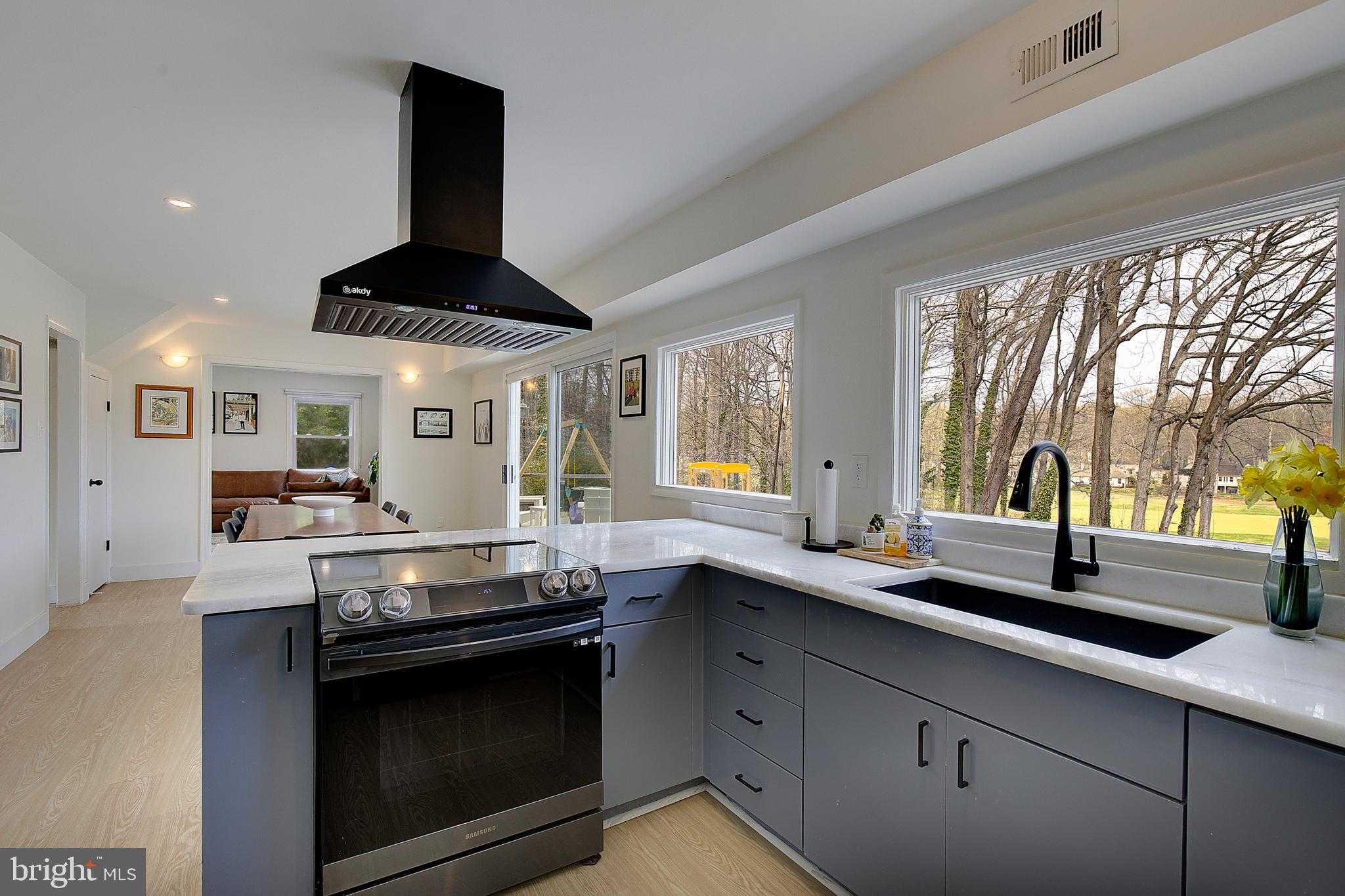 1702 Saxony Pl photo 26