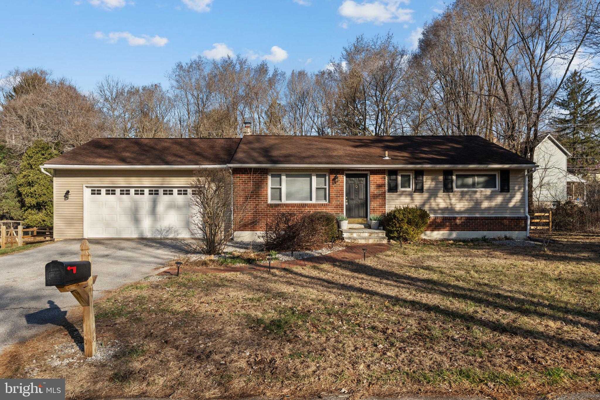 1103 Queen Dr, West Chester