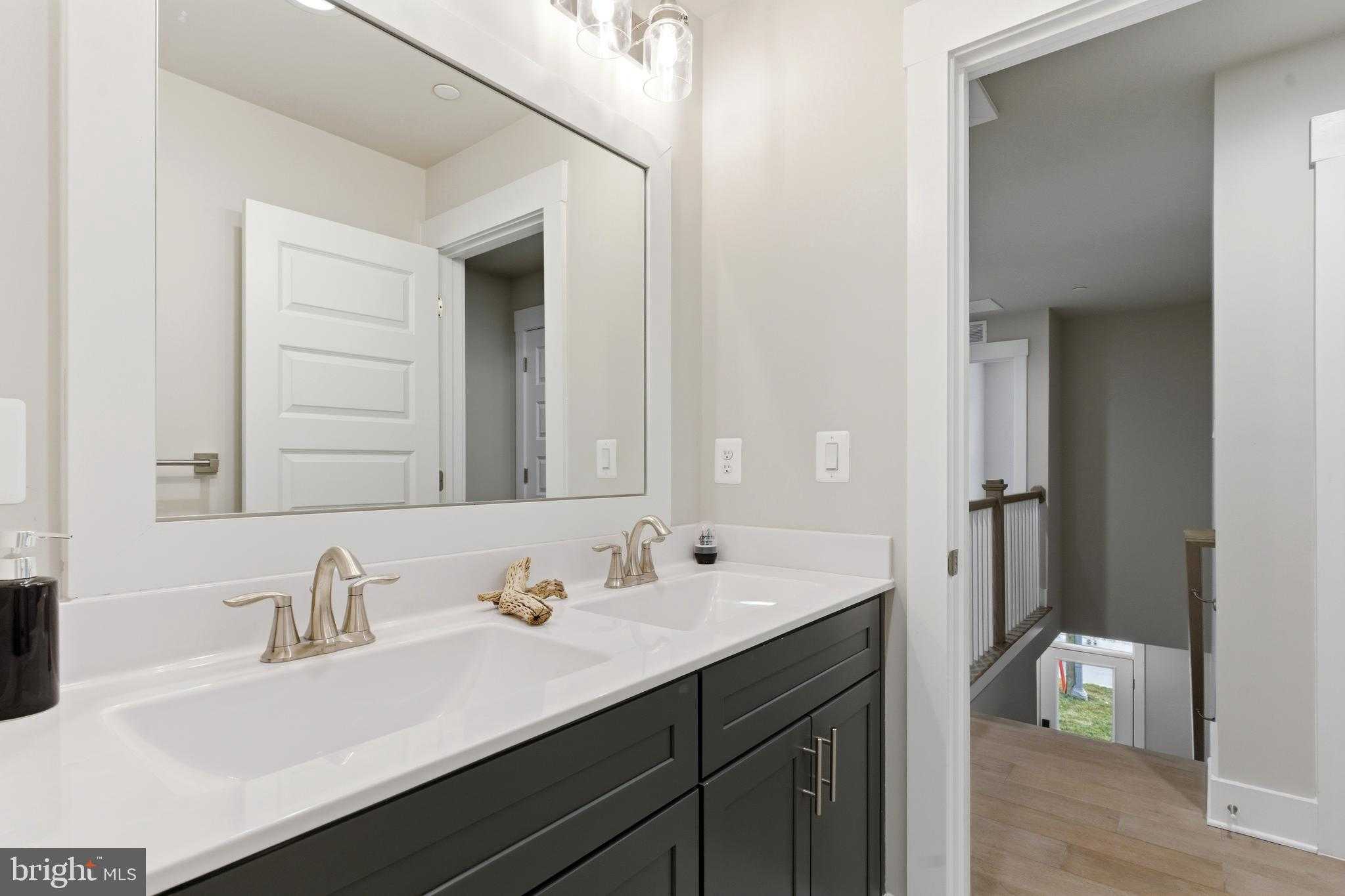 2034 William Ave photo 54