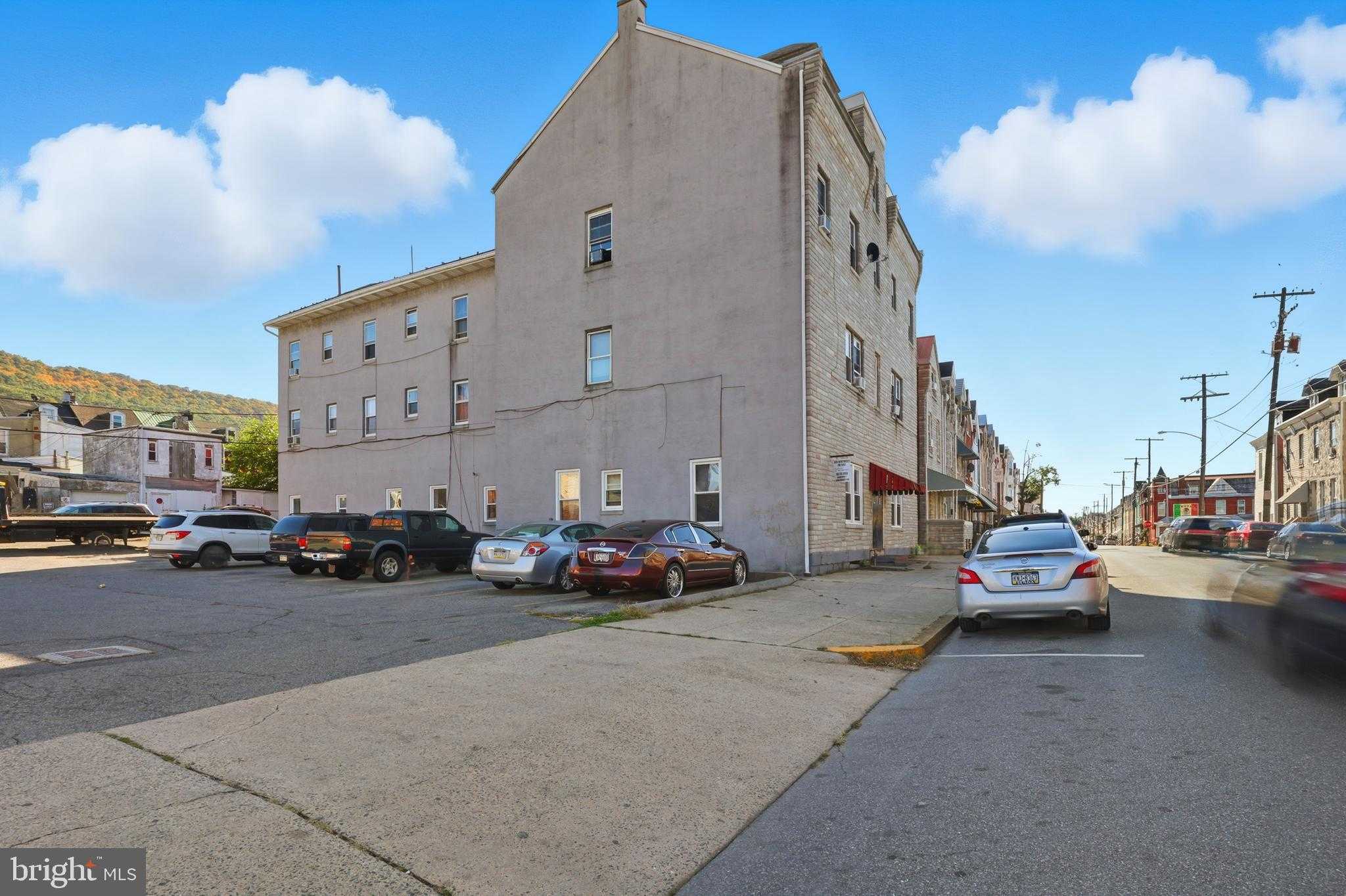 831 N 10th St photo 5