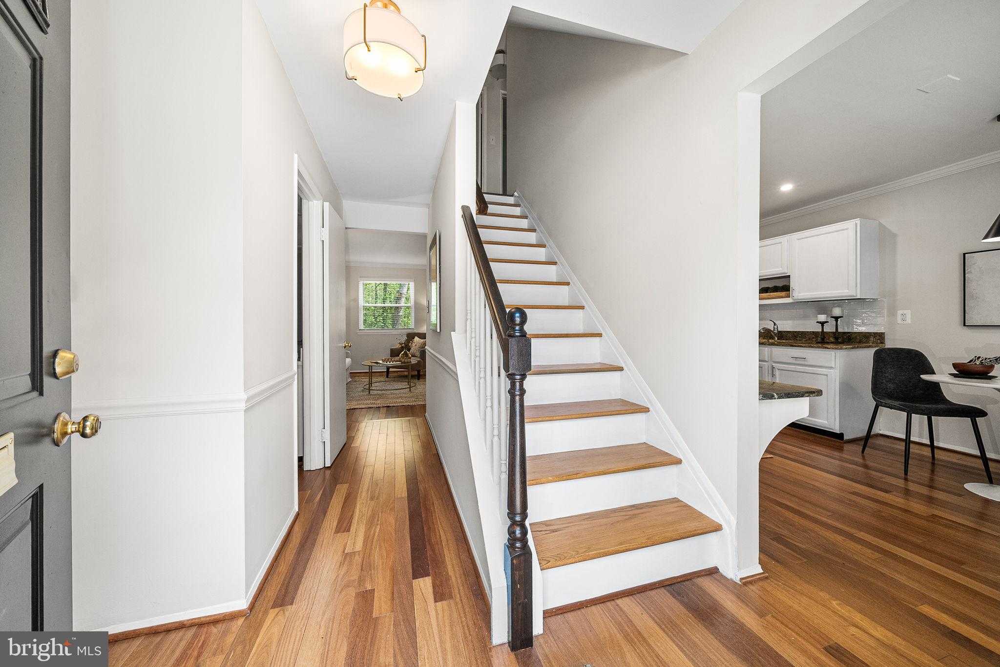 9612 Lindenbrook St photo 2