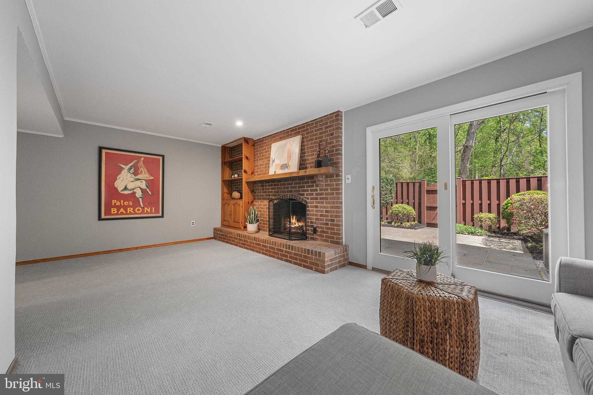 9612 Lindenbrook St photo 48