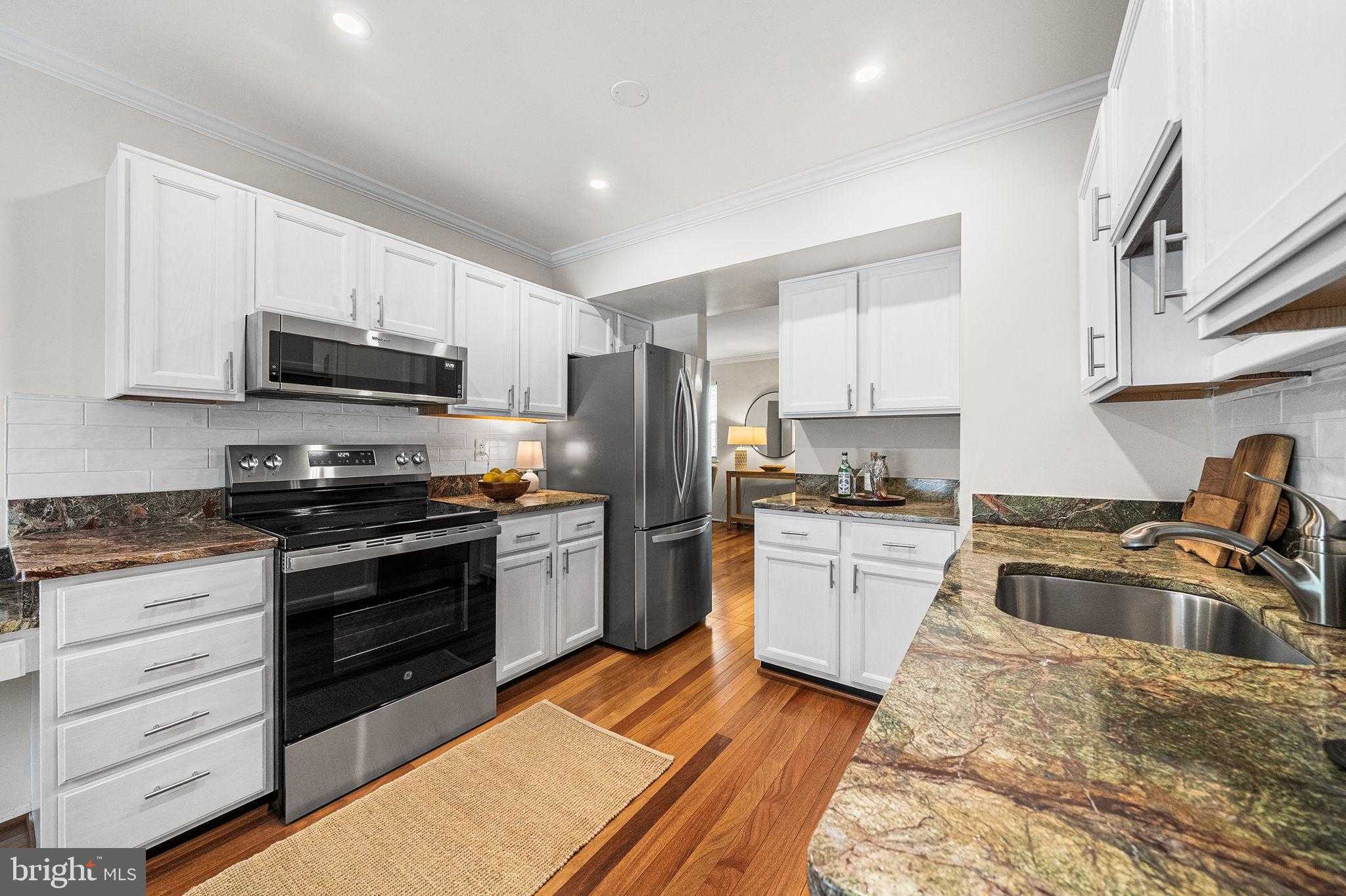 9612 Lindenbrook St photo 9