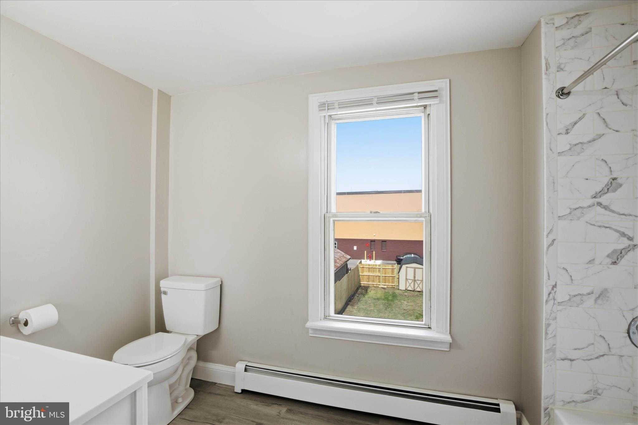 41 E Washington St photo 12