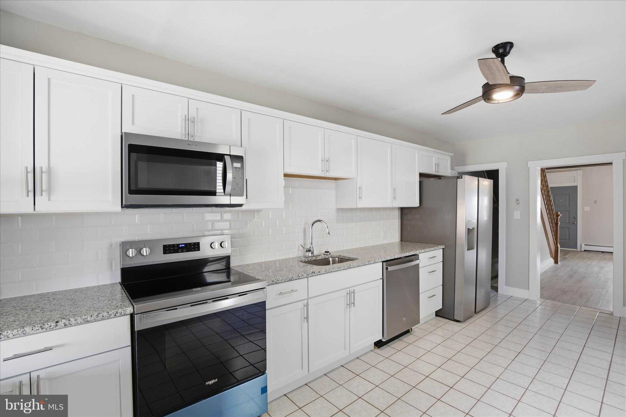 41 E Washington St photo 8