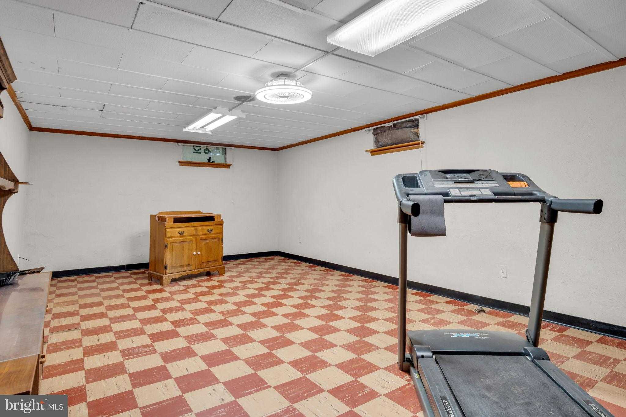 301 E Elm Ave photo 30