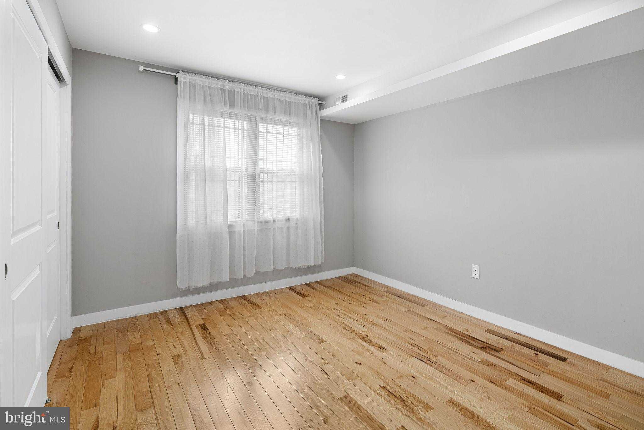 126 Tasker St photo 18