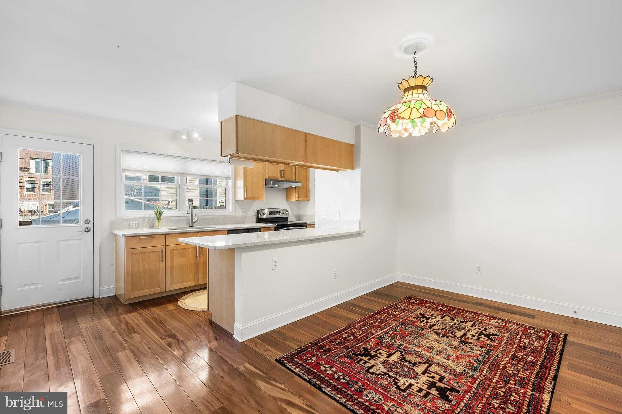 403 Olive St photo 7