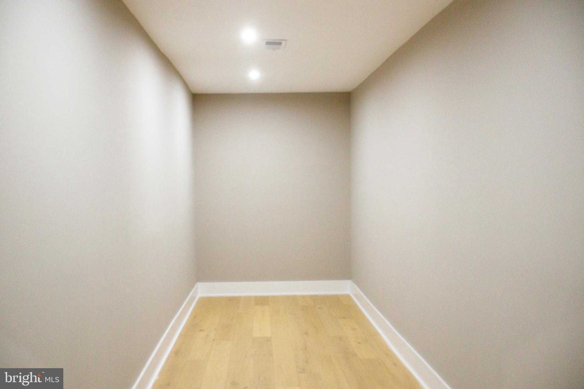 730 Kenilworth Ave photo 22