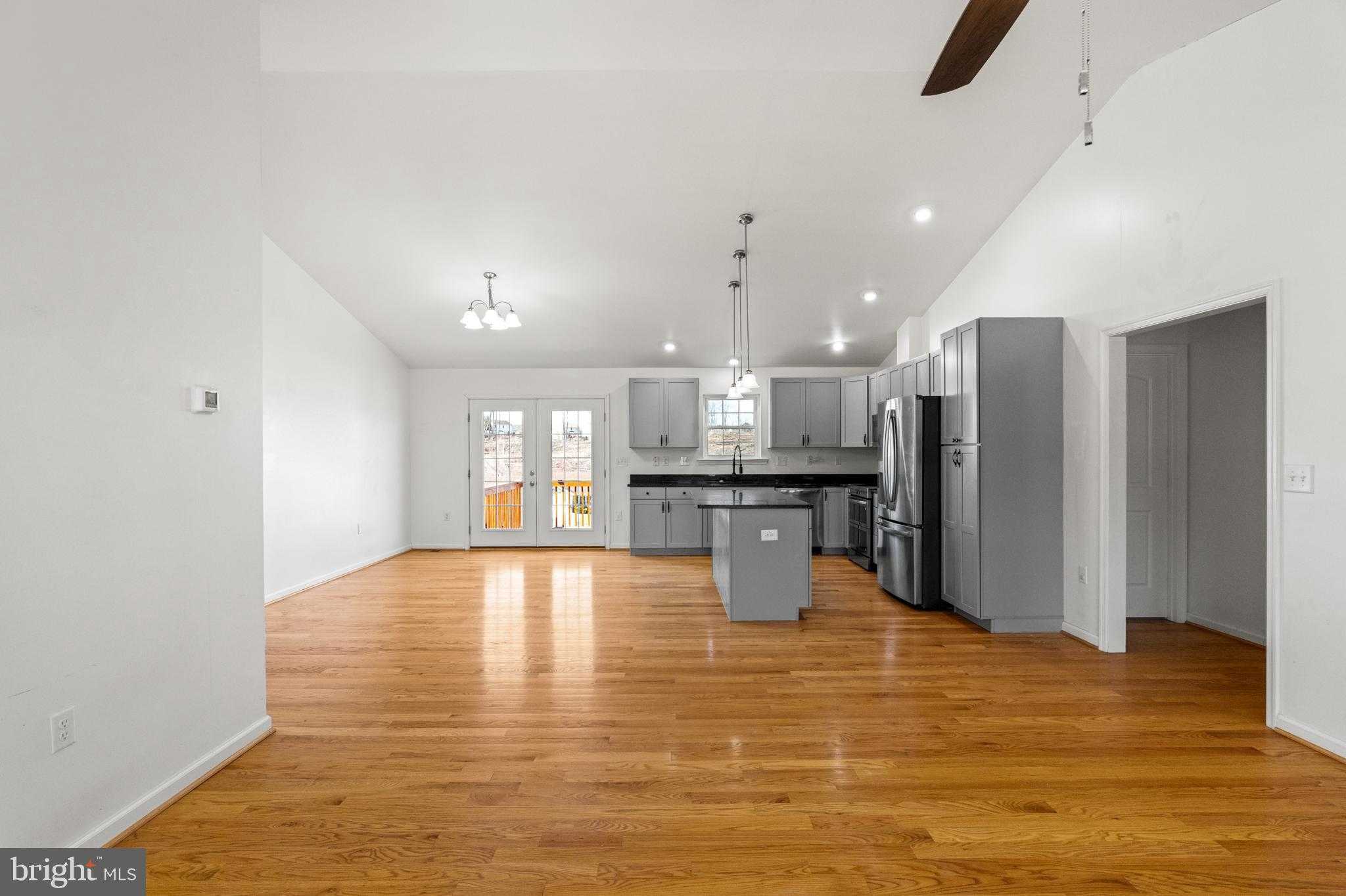 1119 Ewell St photo 4