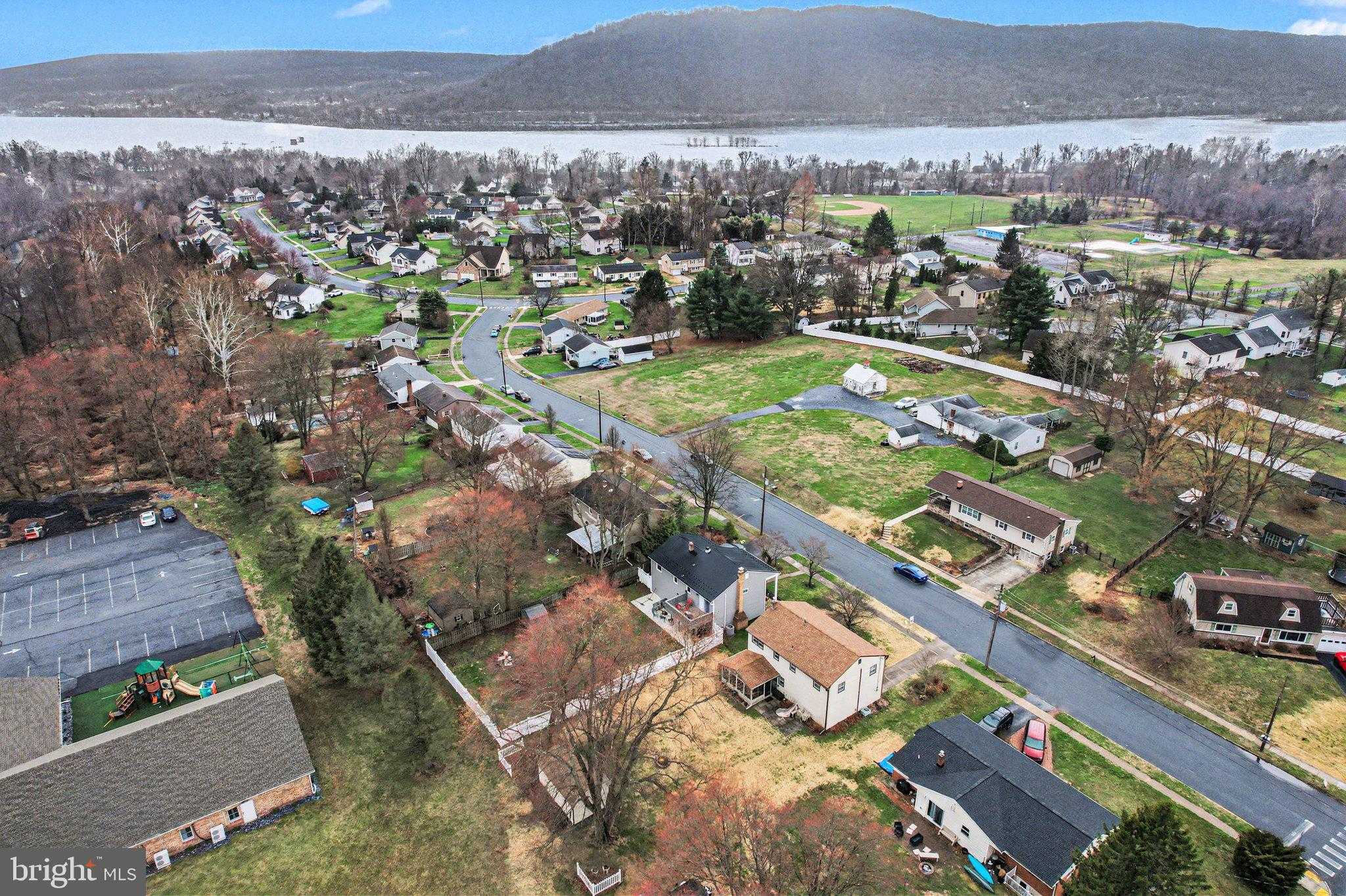 619 Charles Rd photo 28