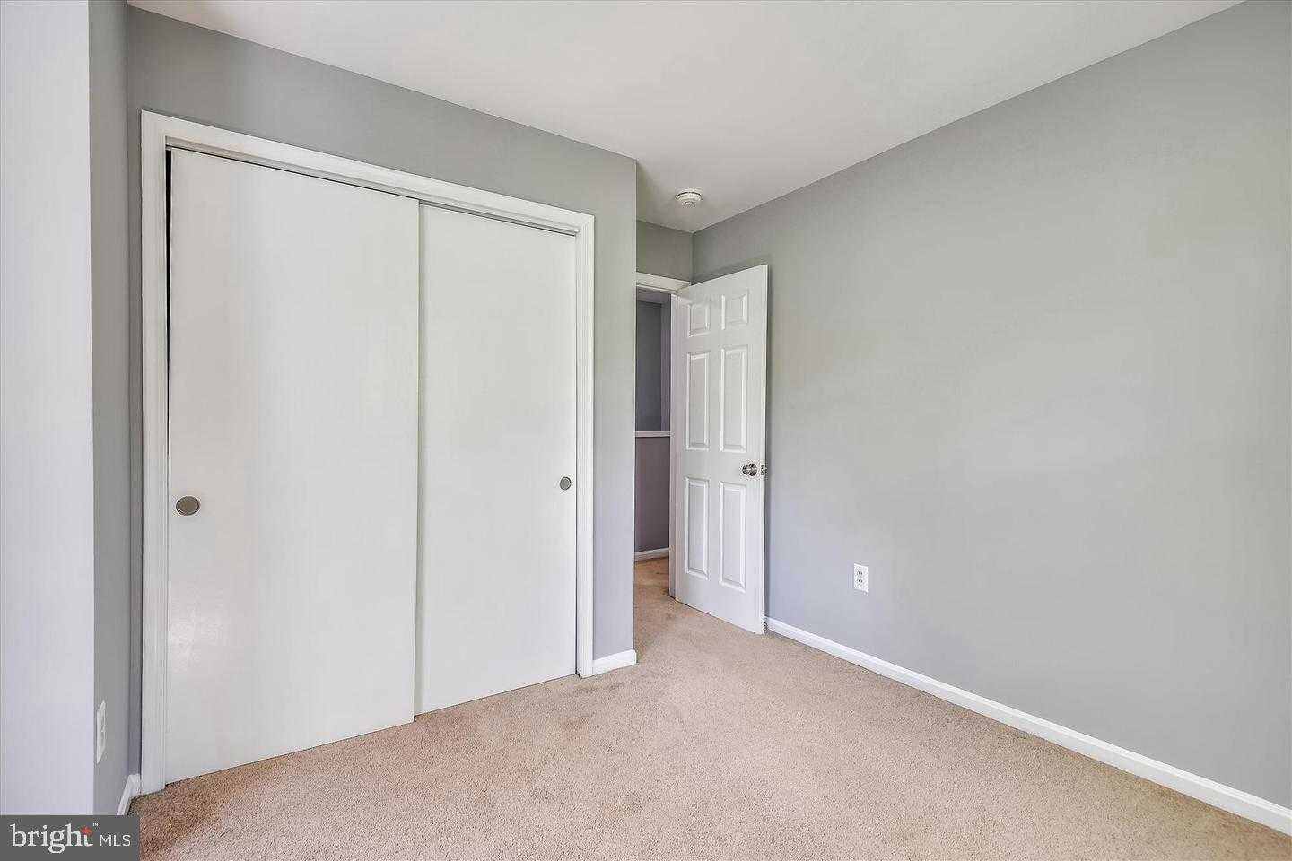 678 Newbridge CT photo 14