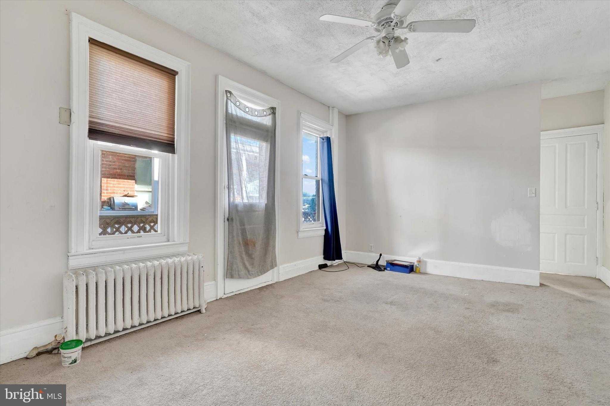 1323 N George St photo 18