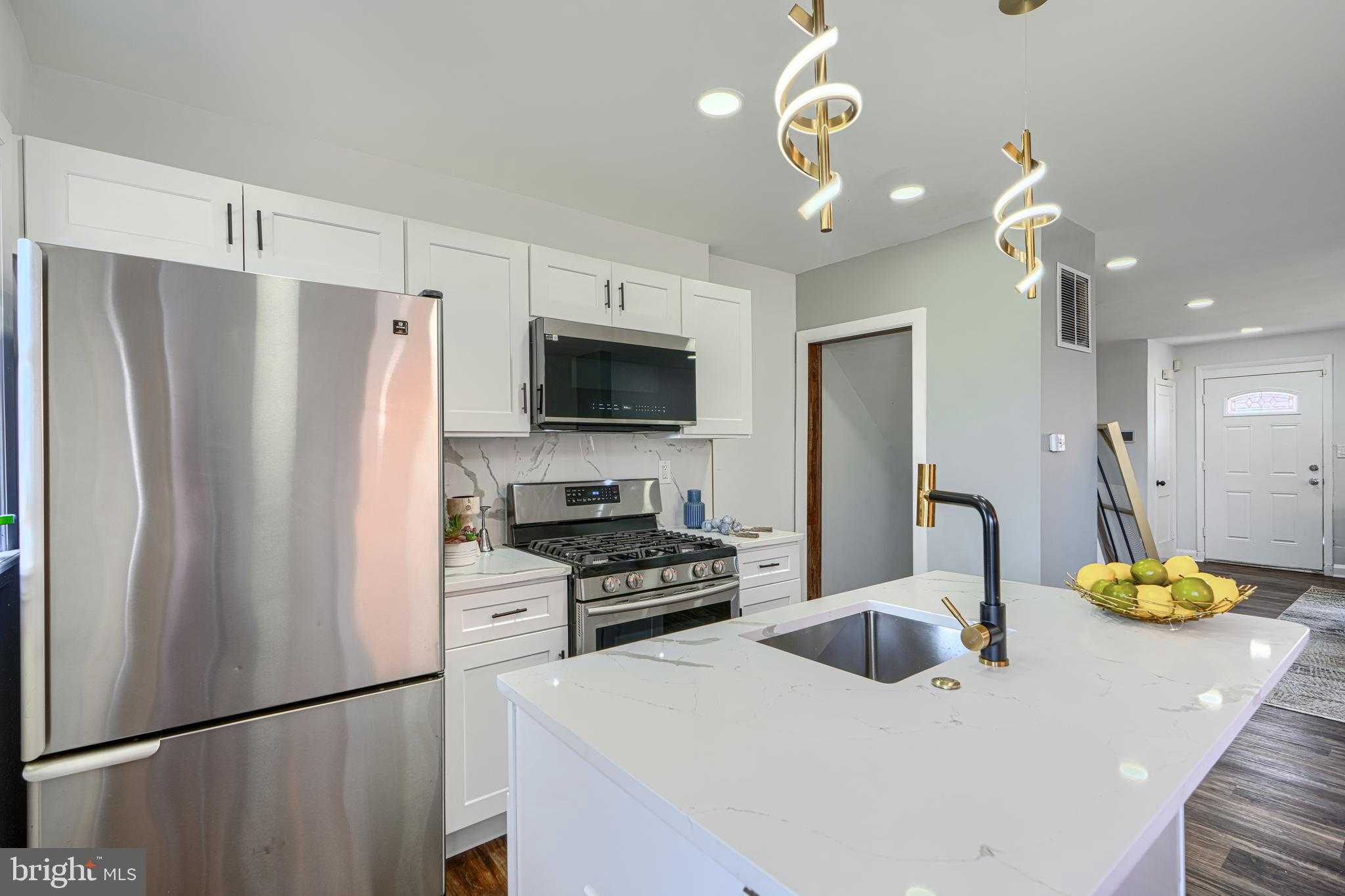 5327 Todd Ave photo 13