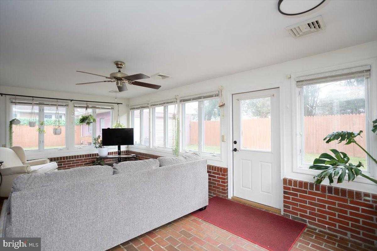 904 Talisman Ln photo 12