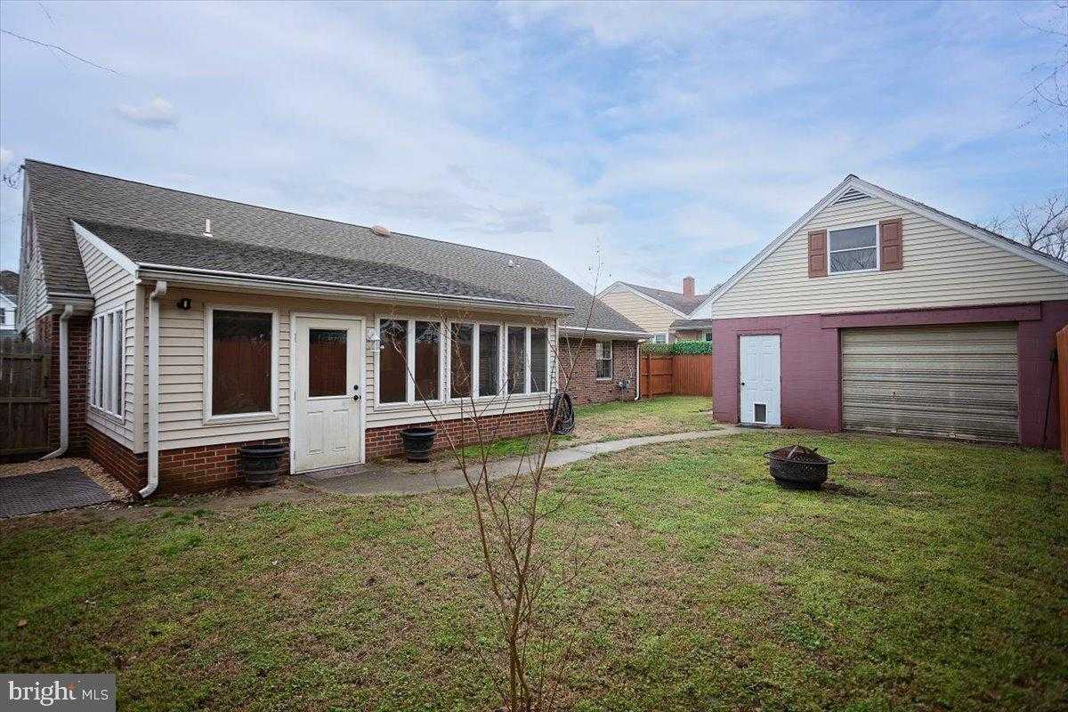 904 Talisman Ln photo 16