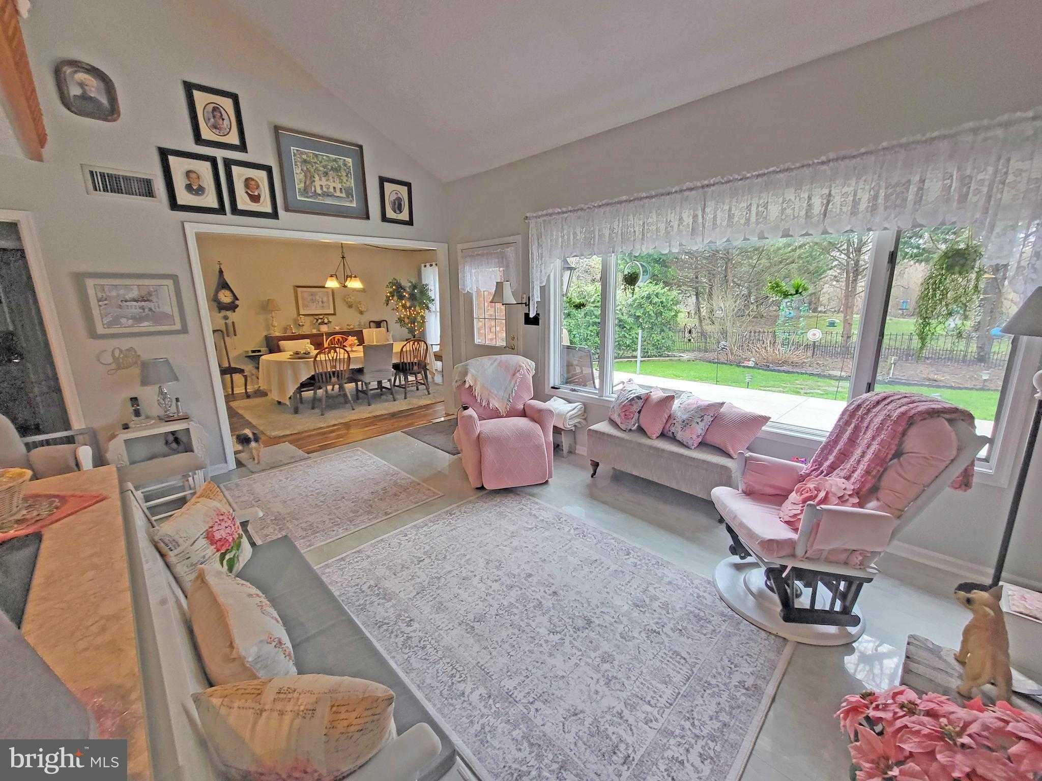 267 Stonegate Cir S photo 8