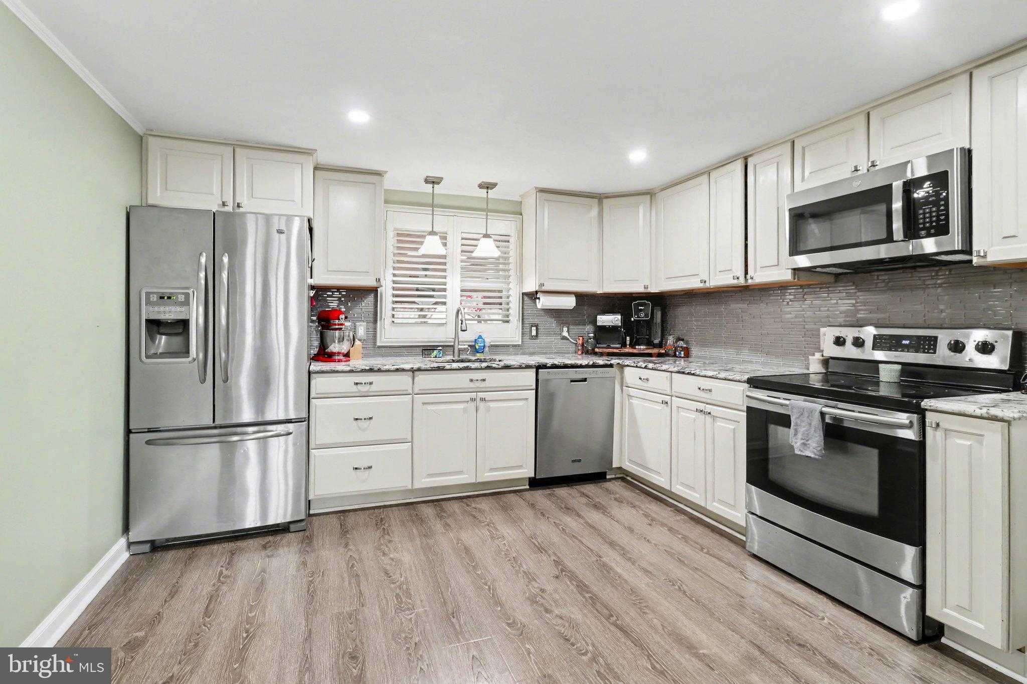 609 N Franklin St photo 11