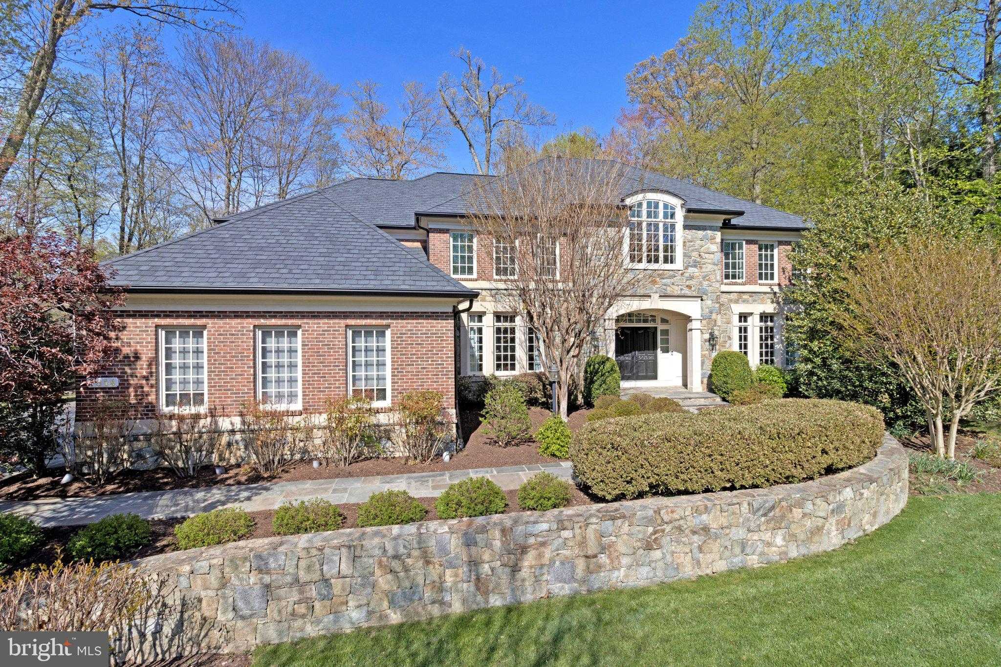 7814 Crownhurst CT photo 2