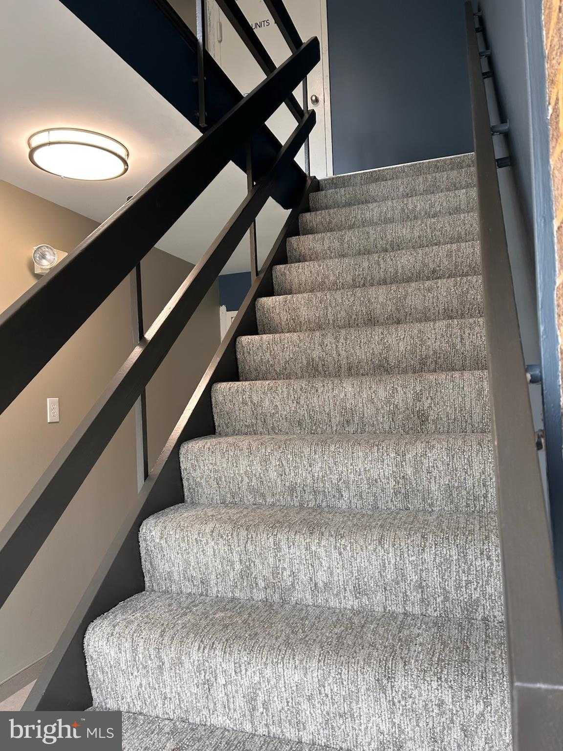 300 Forbes St Apt J photo 32