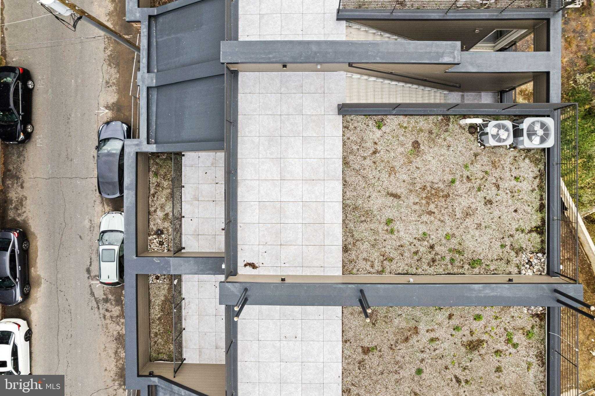 132 W Allen St photo 43