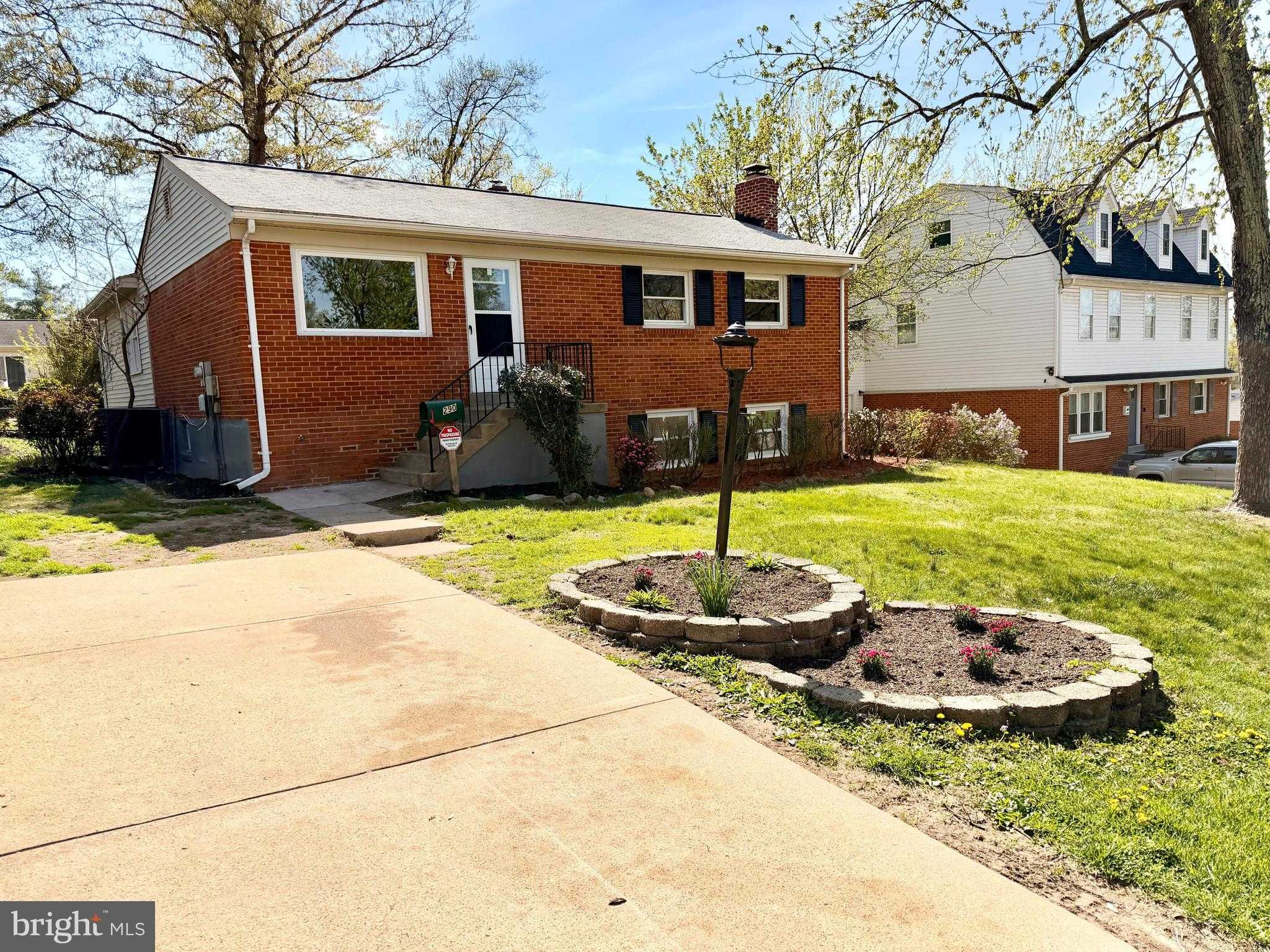 2907 Alliance Ln photo 4