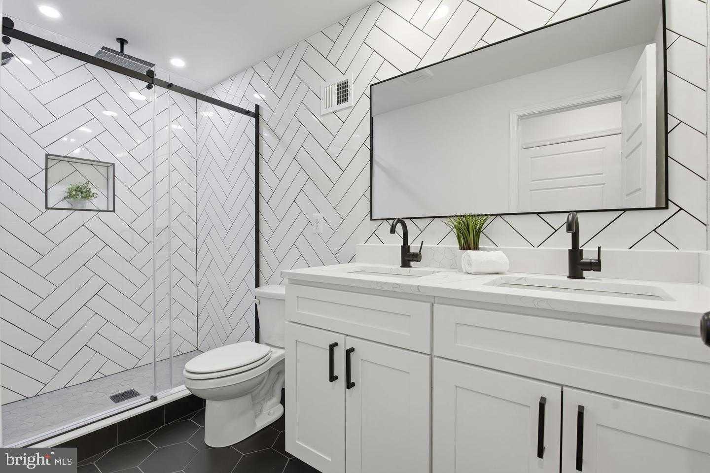 728 S Decker Ave photo 8