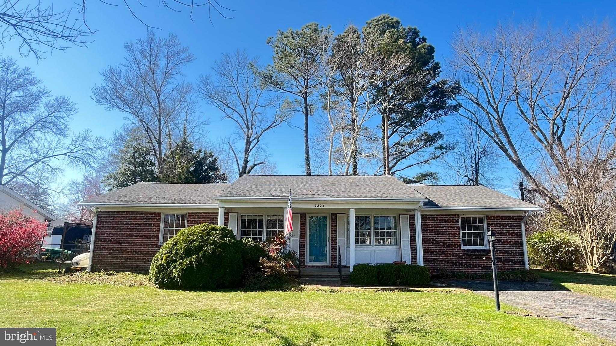 2203 Hambrooks Blvd photo 2