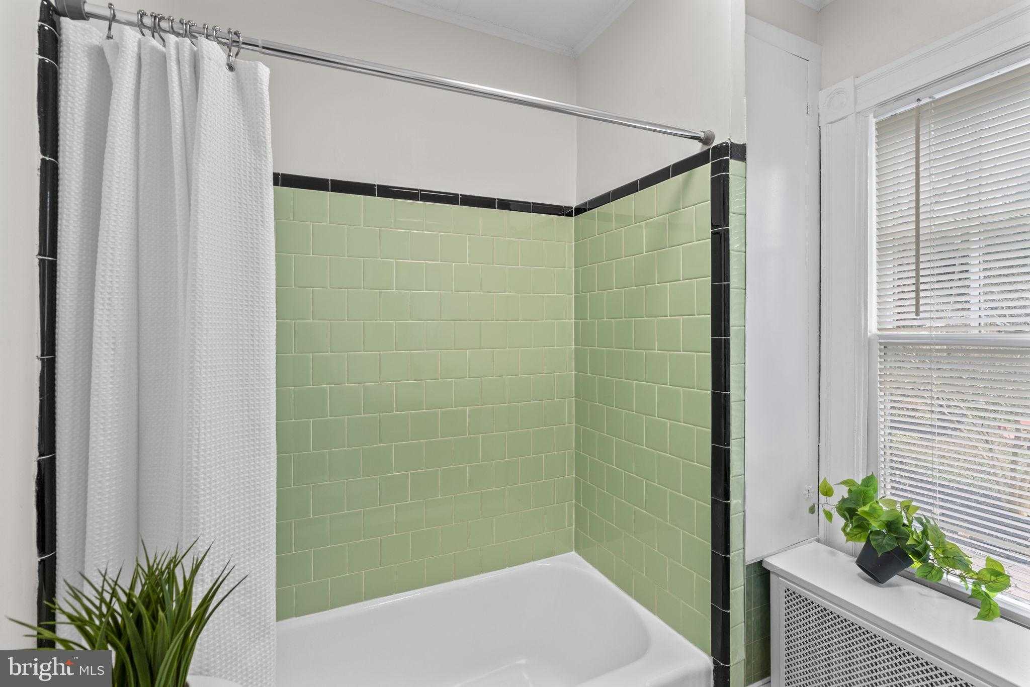 702 Deepdene Rd photo 32