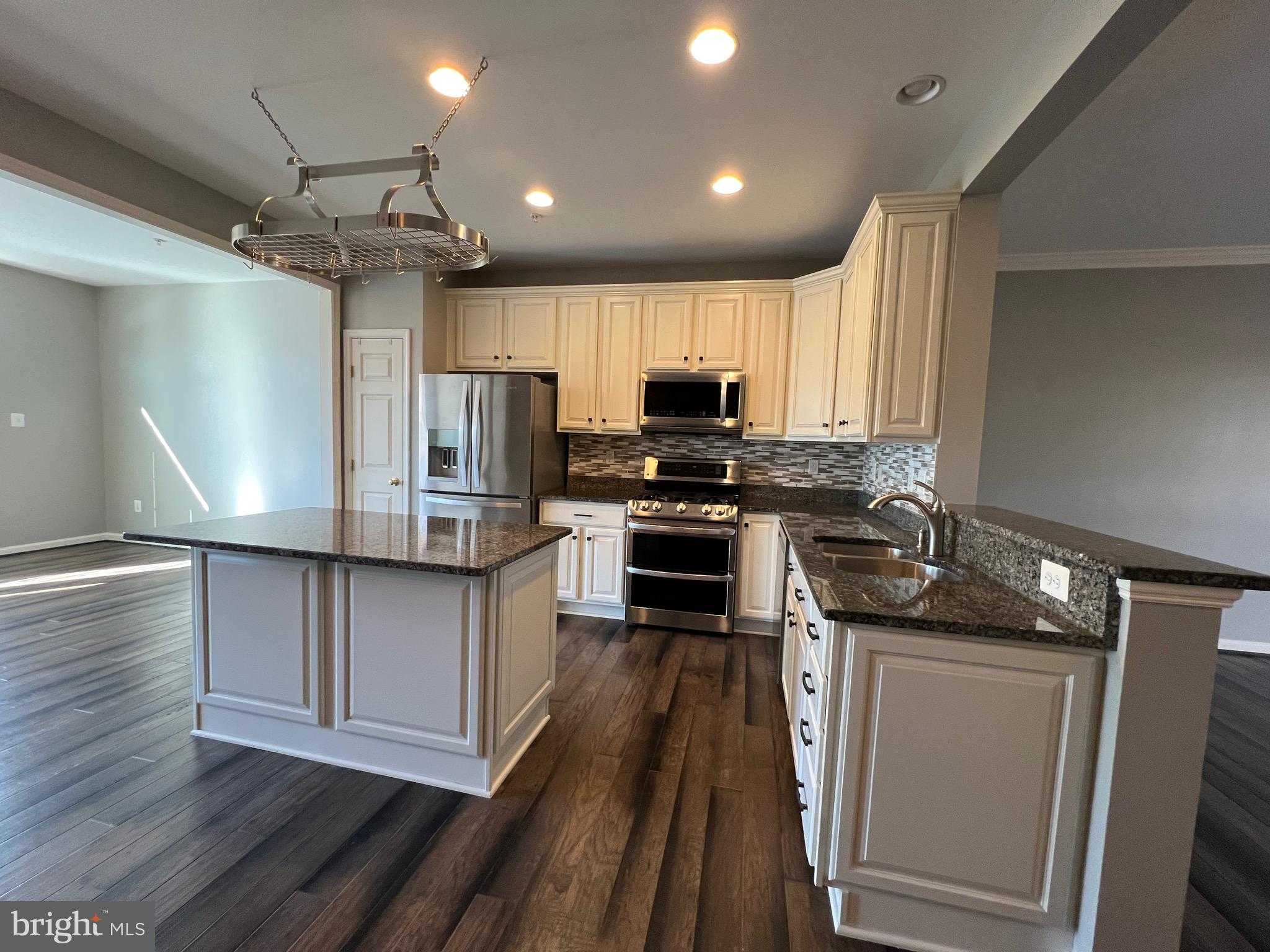 131 Fiona Way photo 15