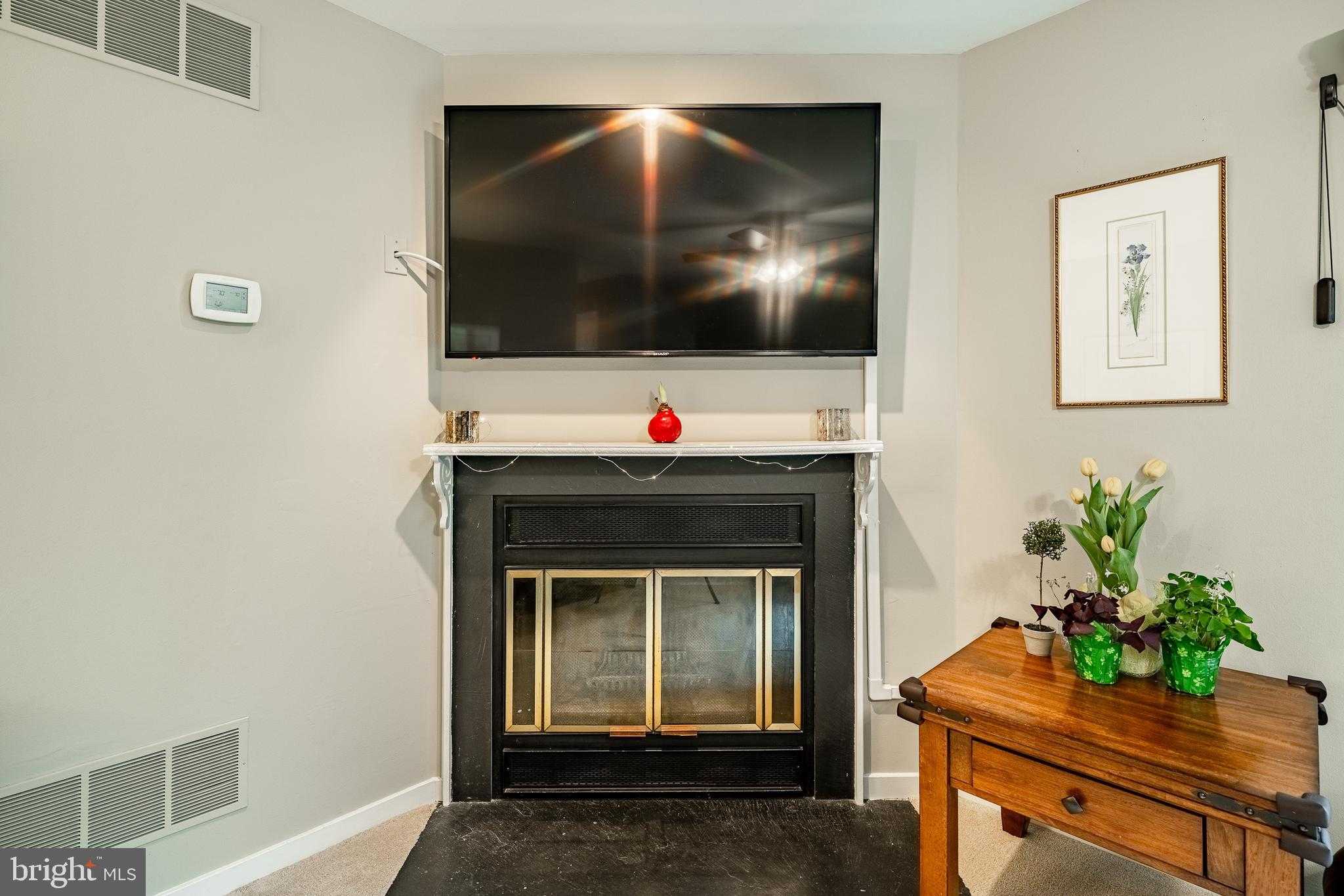 104 S Point Dr photo 7