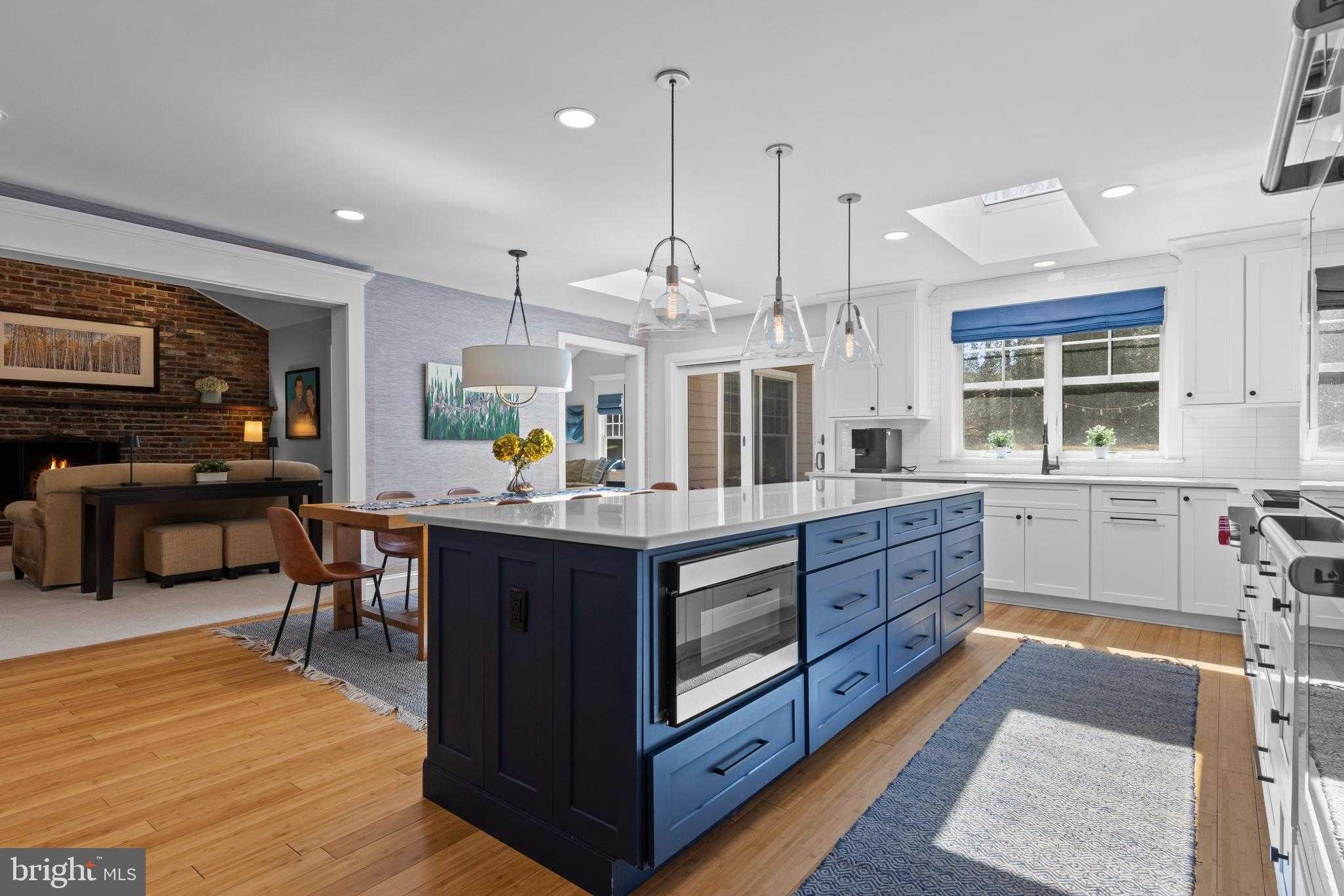 746 Westwind Dr photo 9