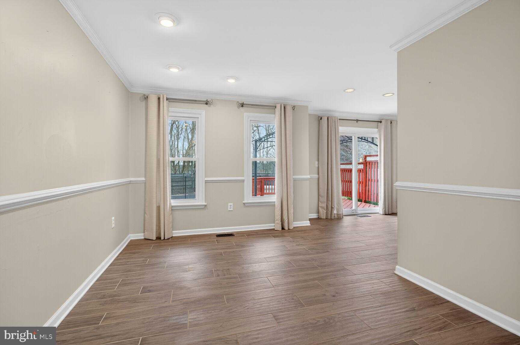 7120 Tulip CT photo 27