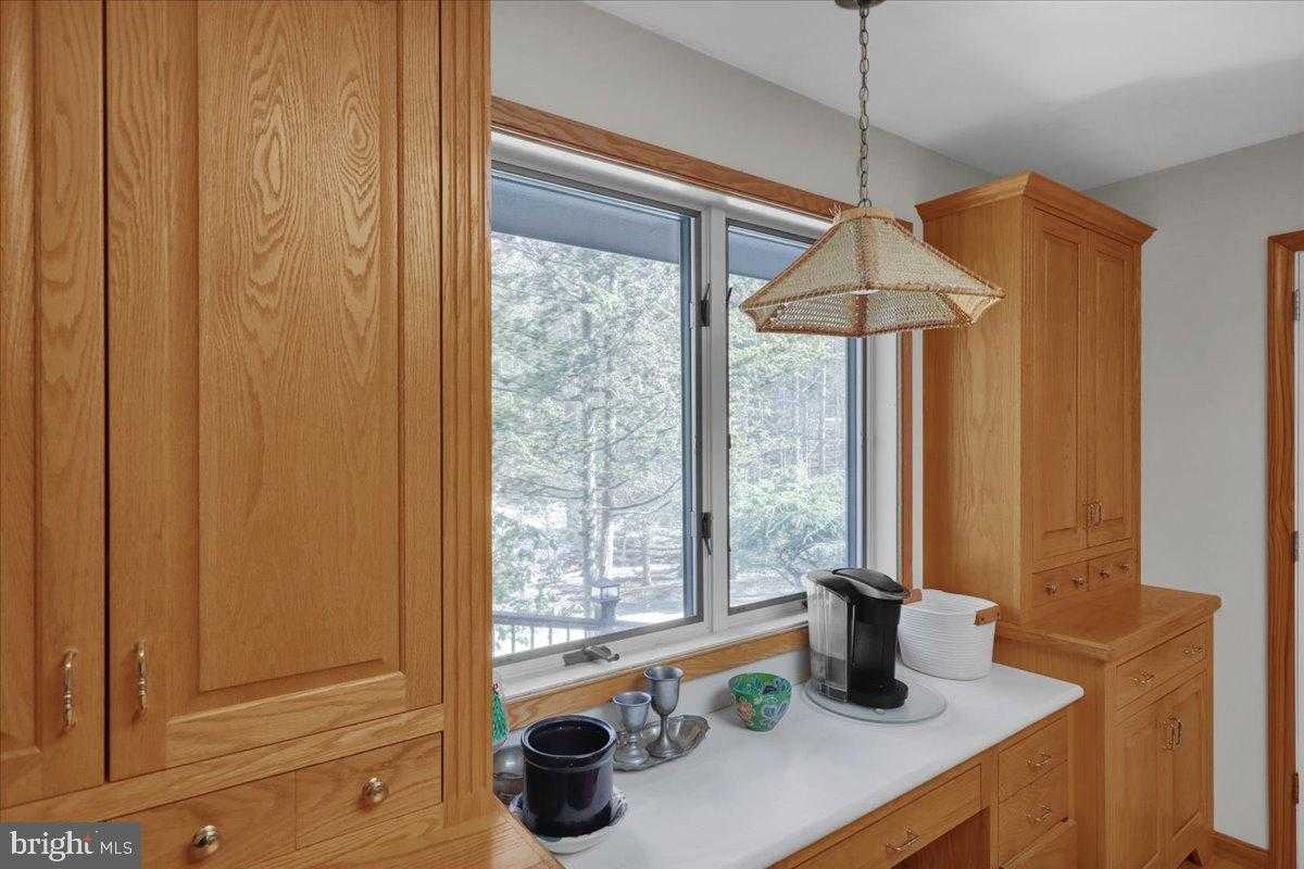 7 Hessian Blvd photo 15