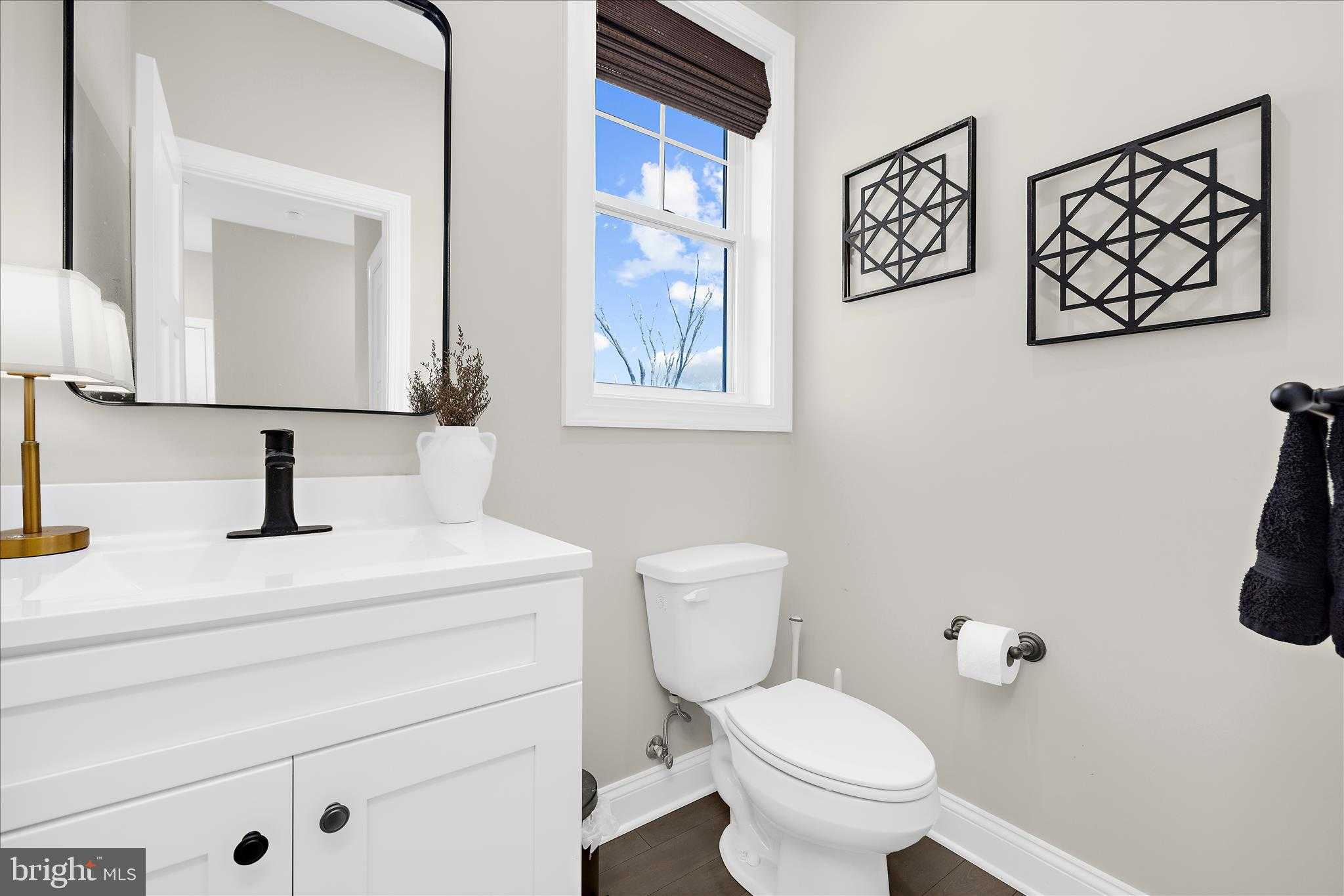 122 N Lake Dr photo 23