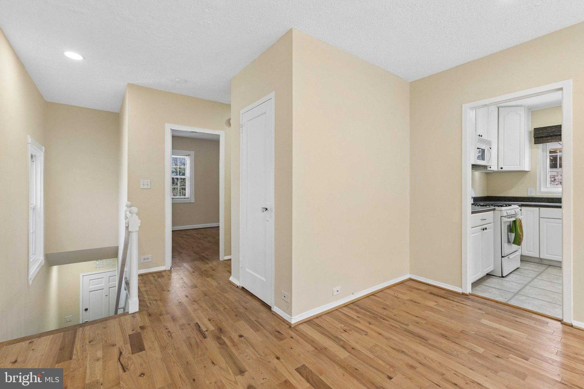 1024 Valley Dr photo 6