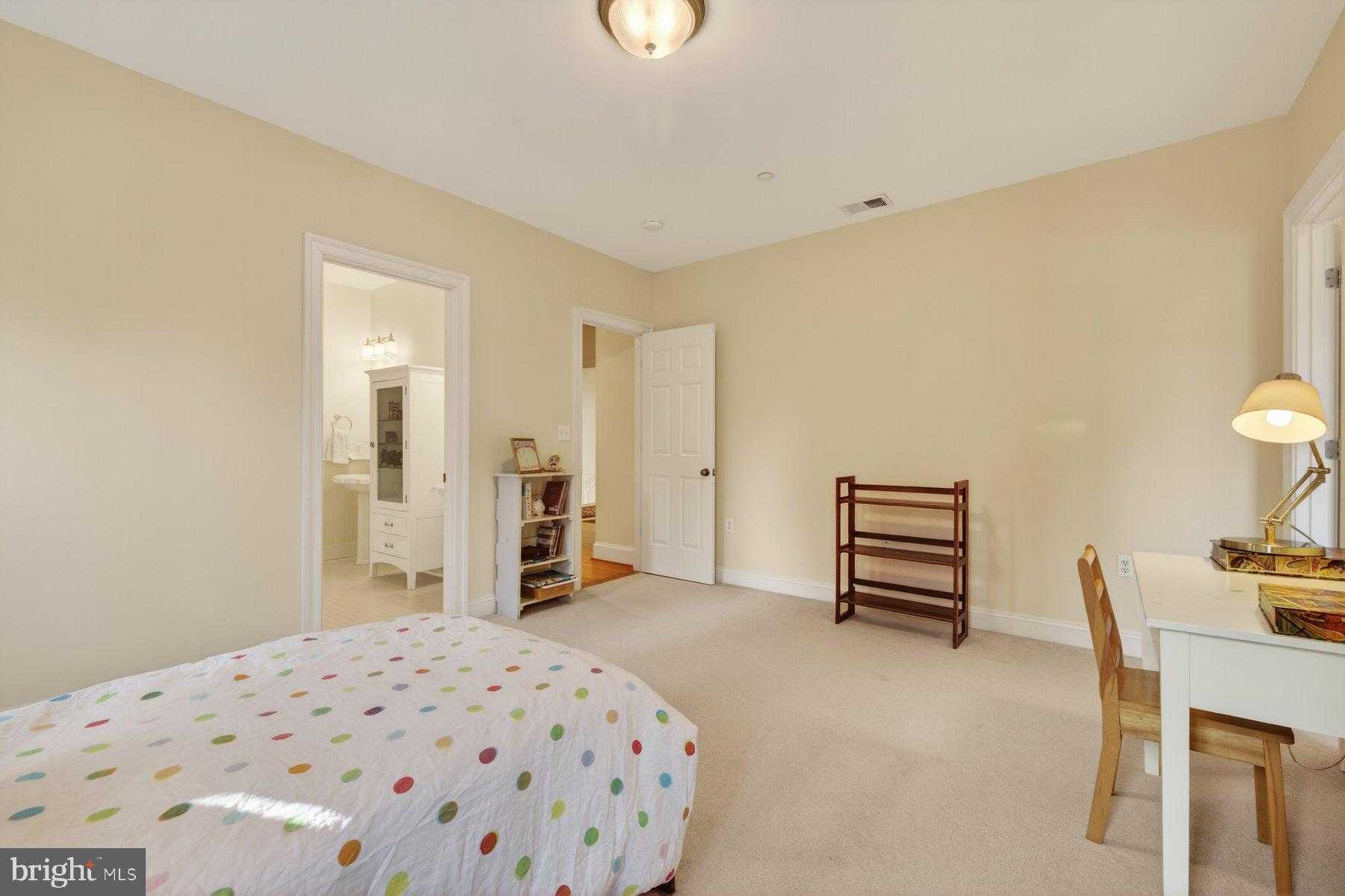 6115 Madawaska Rd photo 41