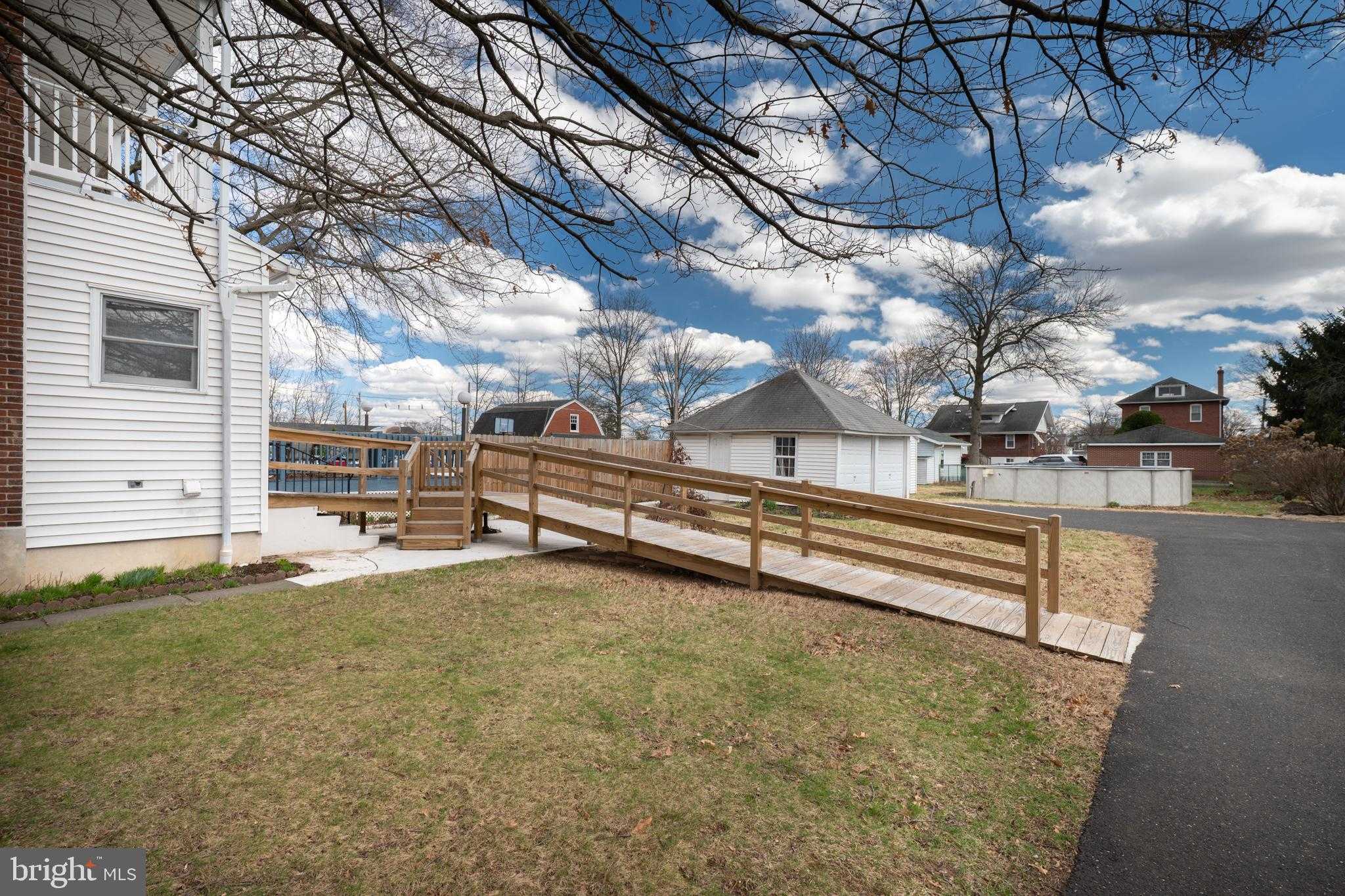 768 Church St photo 39